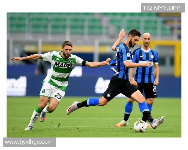 英国足球明星齐聚一堂展现风采共同参与精彩赛事盛况